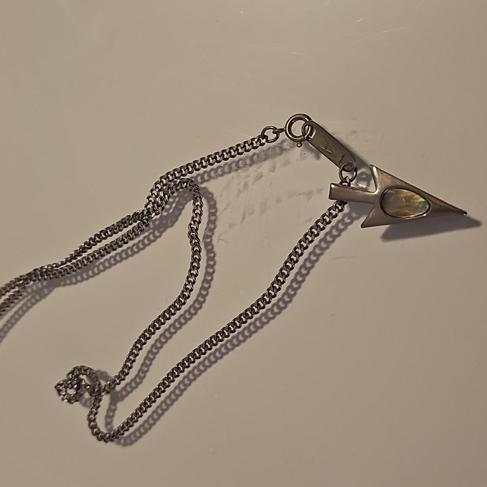 Silver Tone Geometric Pendant Necklace